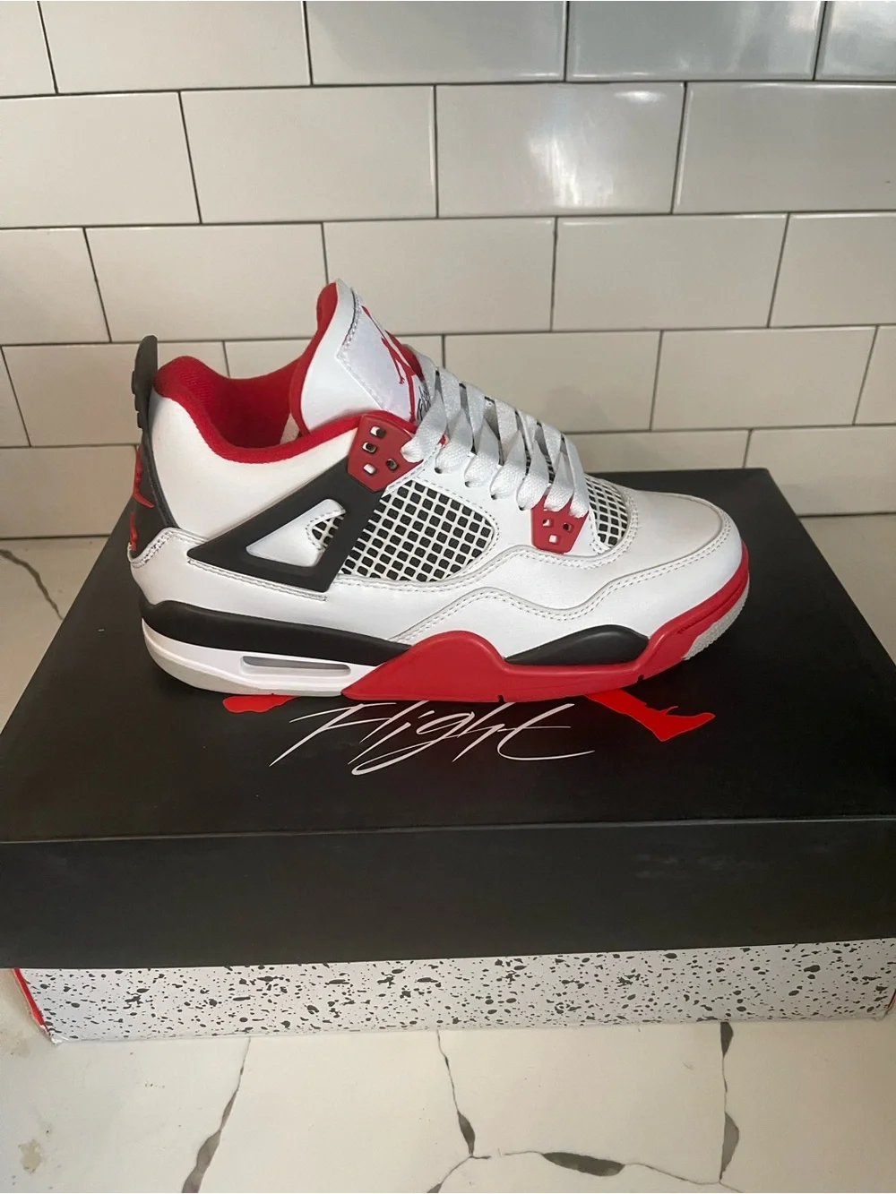 Men’s Retro 4 Fire Red Size 5.5.